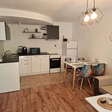 Lägenhet Seaside Nest For 4