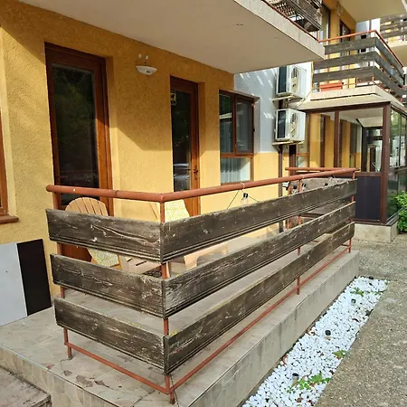 Seaside Nest For 4 Апартамент